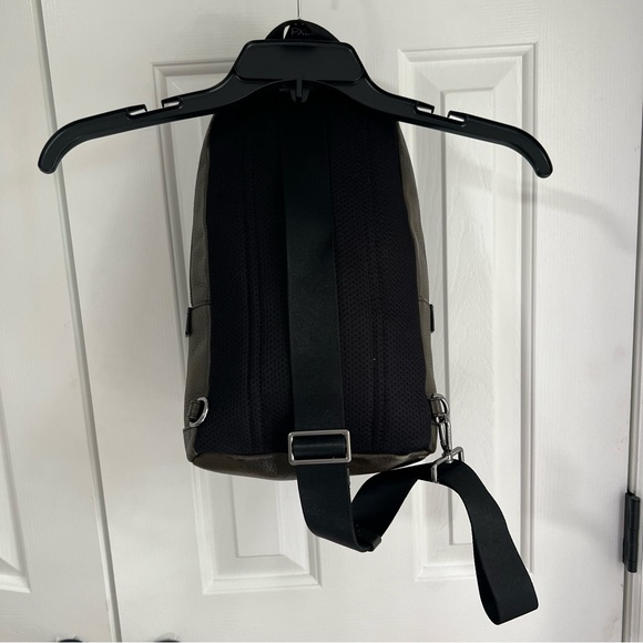 Michael Kors Cooper Sling Pack Backpack Purse Leather Luggage Travel Bag Green - Picture 11 of 16